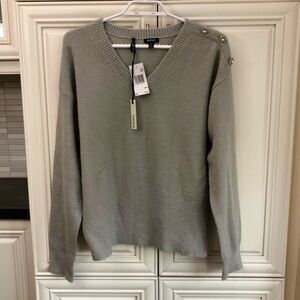 NWT Buffalo David Bitton women’s V-neck sweater